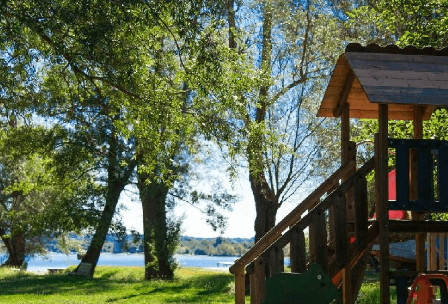 Speeltuin bij glamping eden