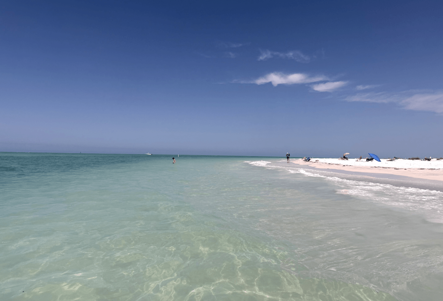 Helderblauw zeewater