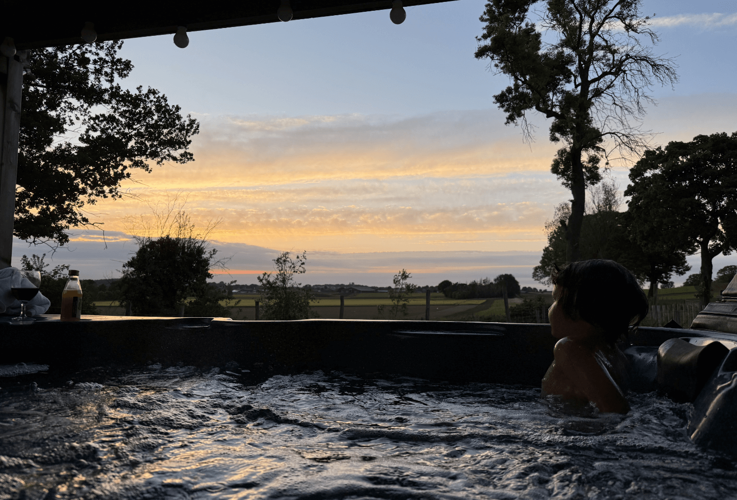 Kind in jacuzzi lianko