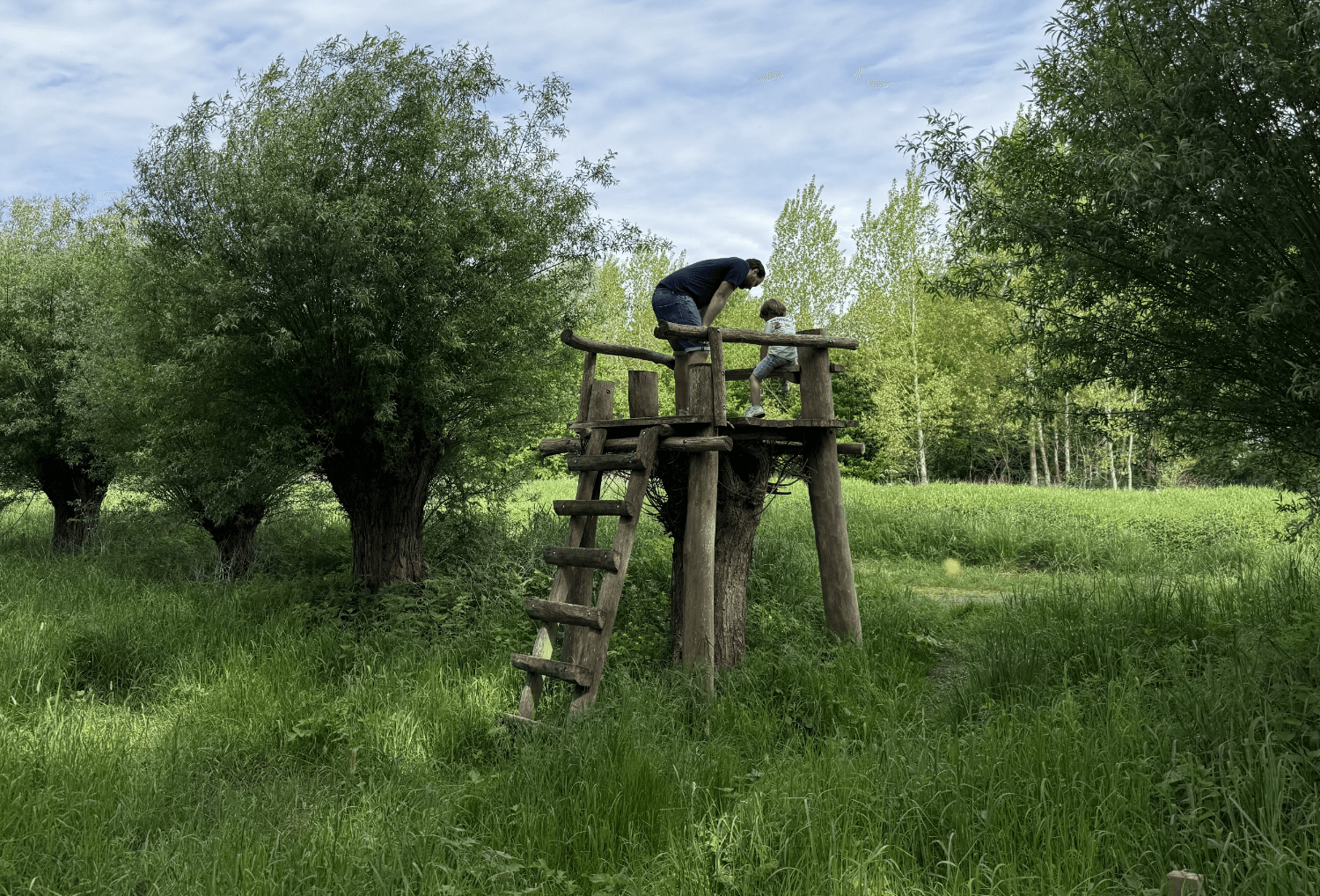 hageland met kinderen in de natuur