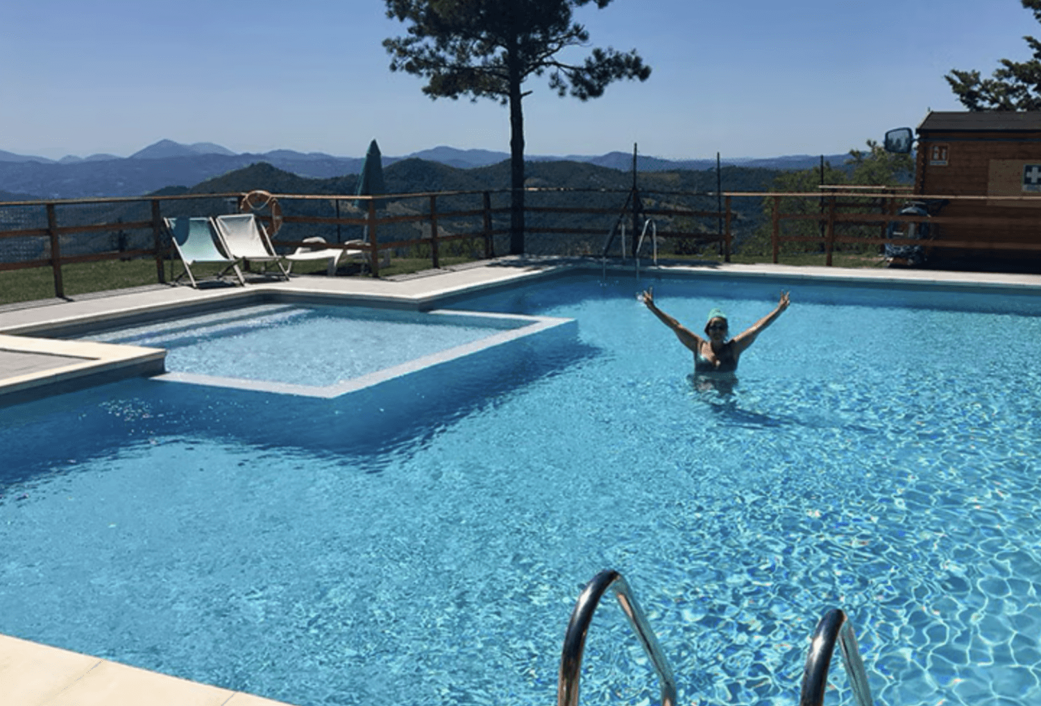 zwembad bij camping luna del monte